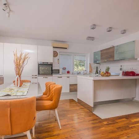 Apartments Stella & Luna Đảo Krk Ngoại thất bức ảnh
