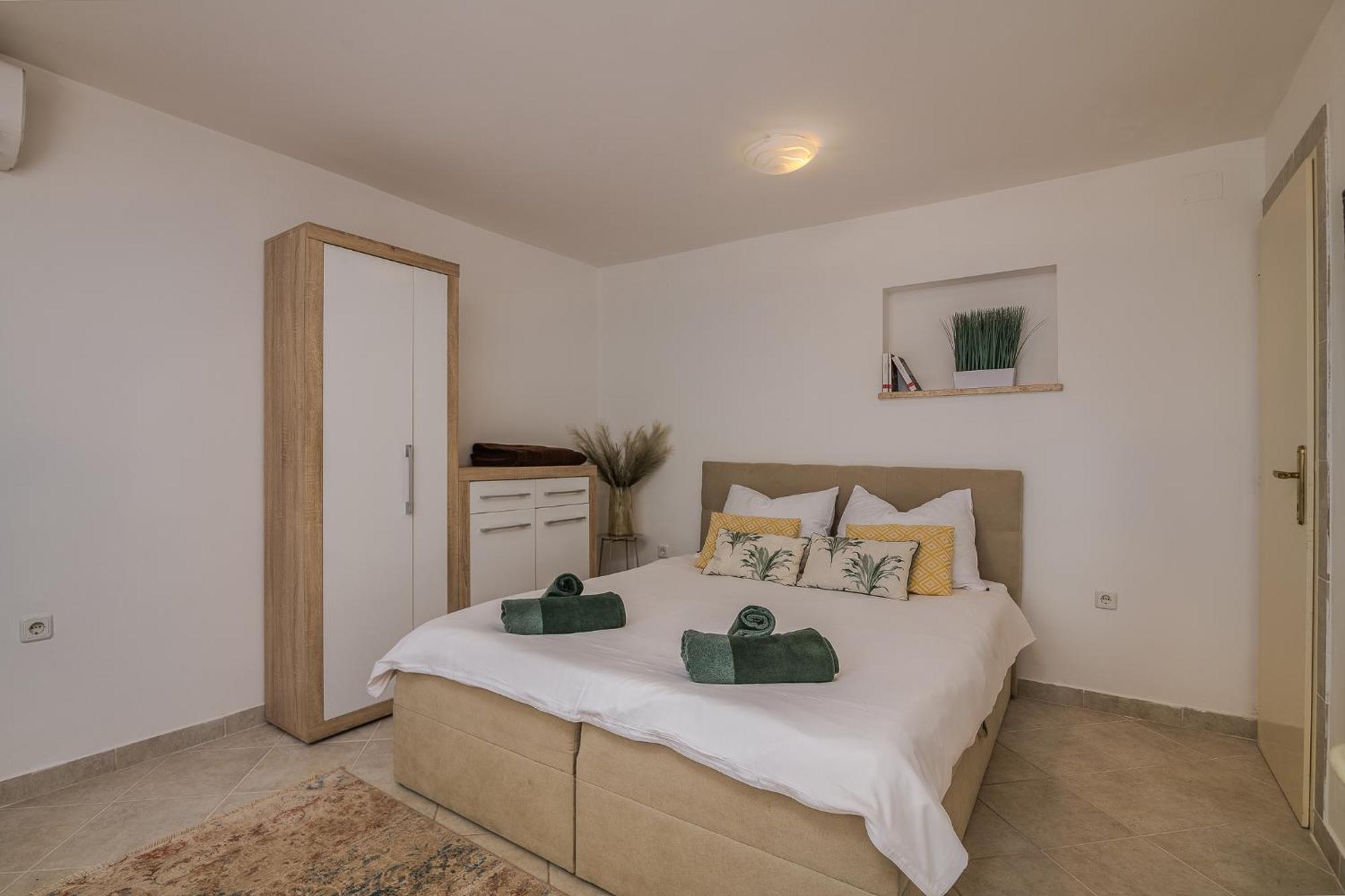 Apartments Stella & Luna Đảo Krk Ngoại thất bức ảnh